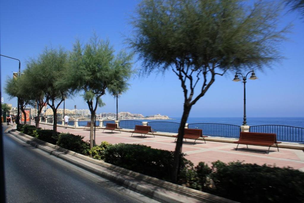 Super Luxury Apartment In Tigne Point, Amazing Sea Views Слима Екстериор снимка