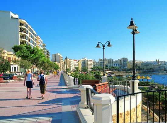 Super Luxury Apartment In Tigne Point, Amazing Sea Views Слима Екстериор снимка